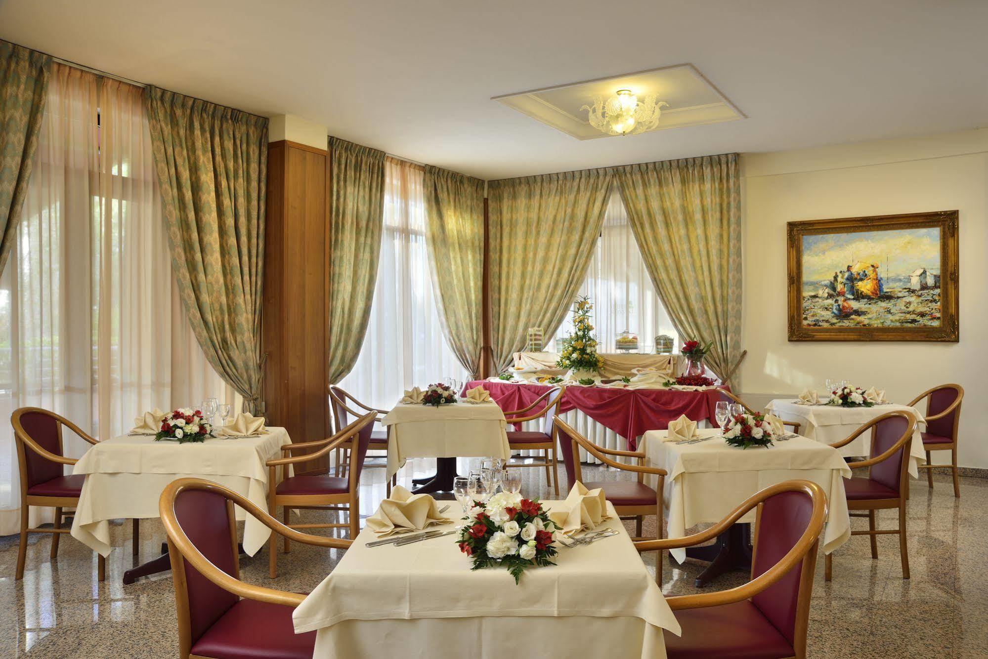 Hotel Rossini Pesaro Exterior foto